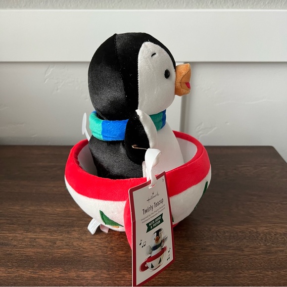 NWT Hallmark Penguin Animated Plush and Puzzle Bundle - Picture 3 of 13